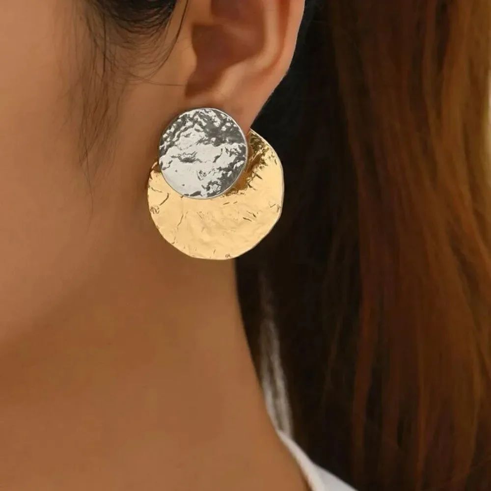 Geo stud earrings S8